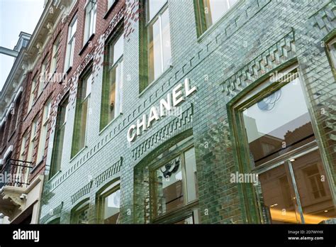 chanel amsterdam glass brick